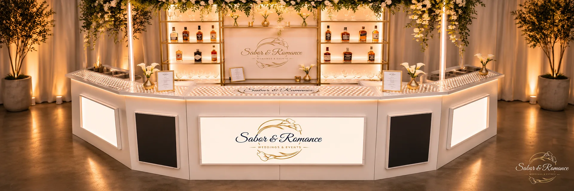 Vista panorámica de la barra de Sabor & Romance en un salón de eventos